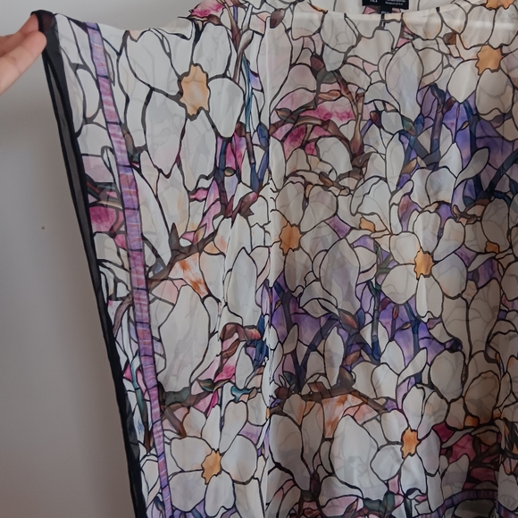 Metropolitan Museum of Art - Louis Comfort Tiffany Magnolias Sheer Poncho Blouse - Picture 2 of 7